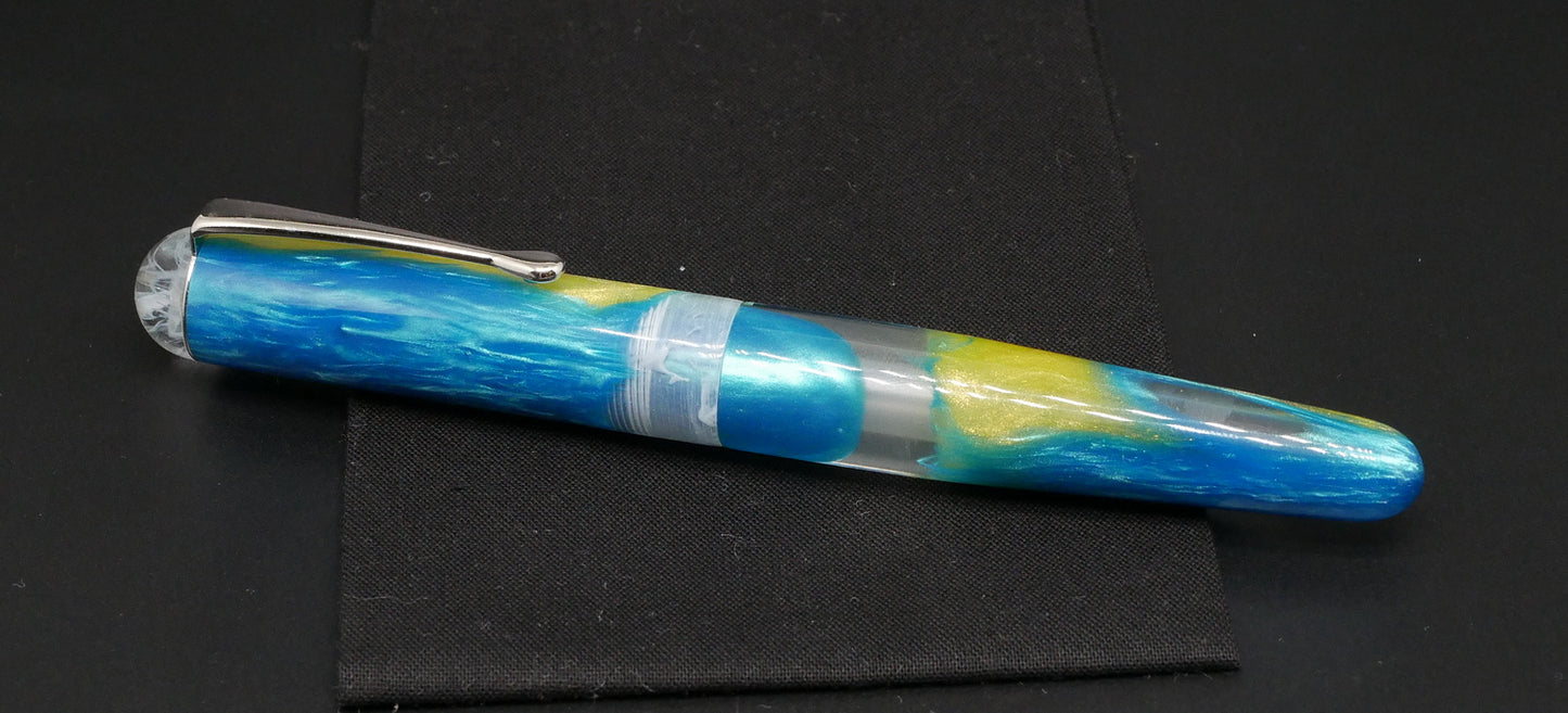 Majestic - Small - D Squared Southern Fish Fry resin - clip - #6 nib