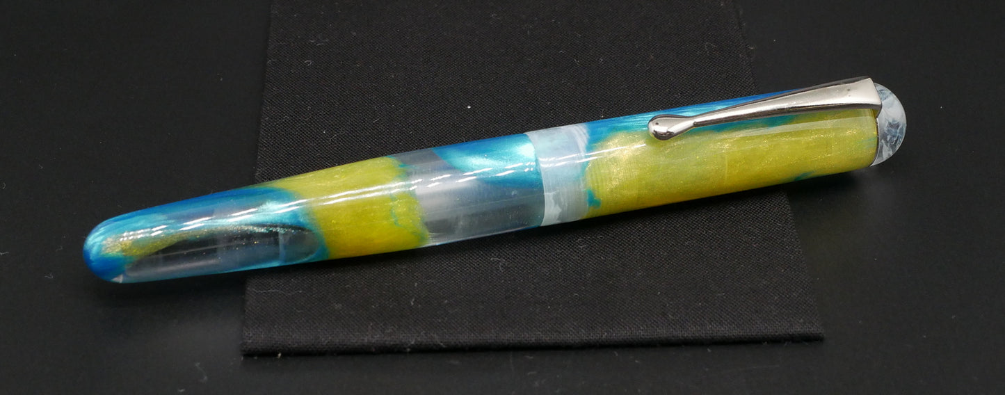 Majestic - Small - D Squared Southern Fish Fry resin - clip - #6 nib
