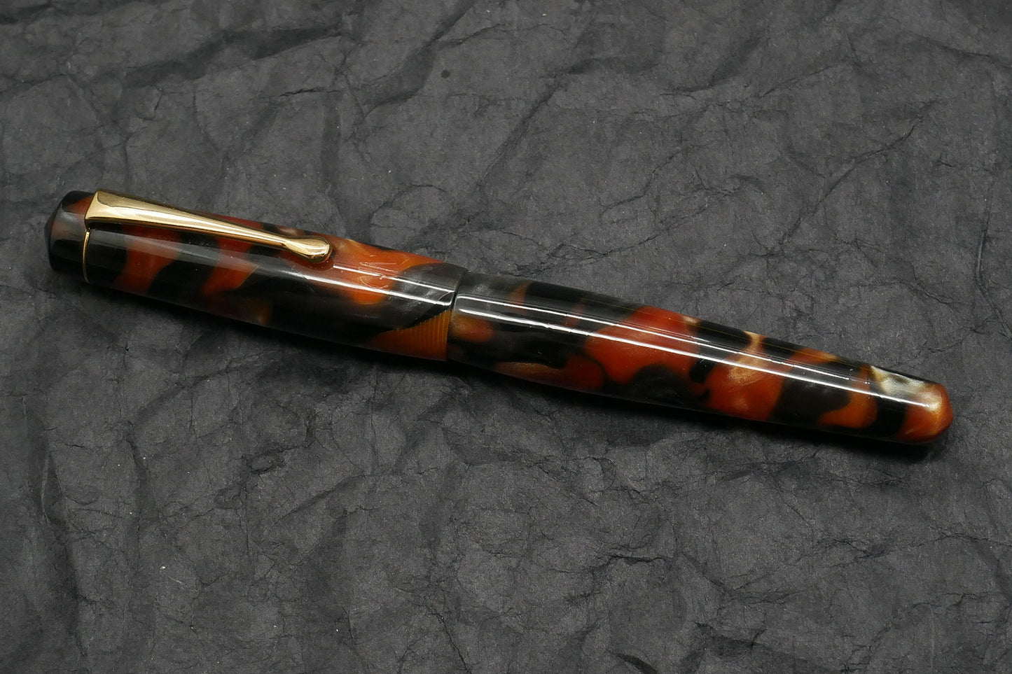 Elizabethan - Small– Muddy swirl acrylic- clip - #6 nib