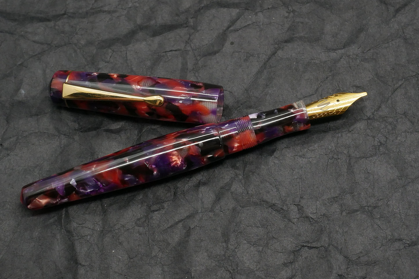 Elizabethan - Small– Flowery cellulose acetate - clip - #6 nib