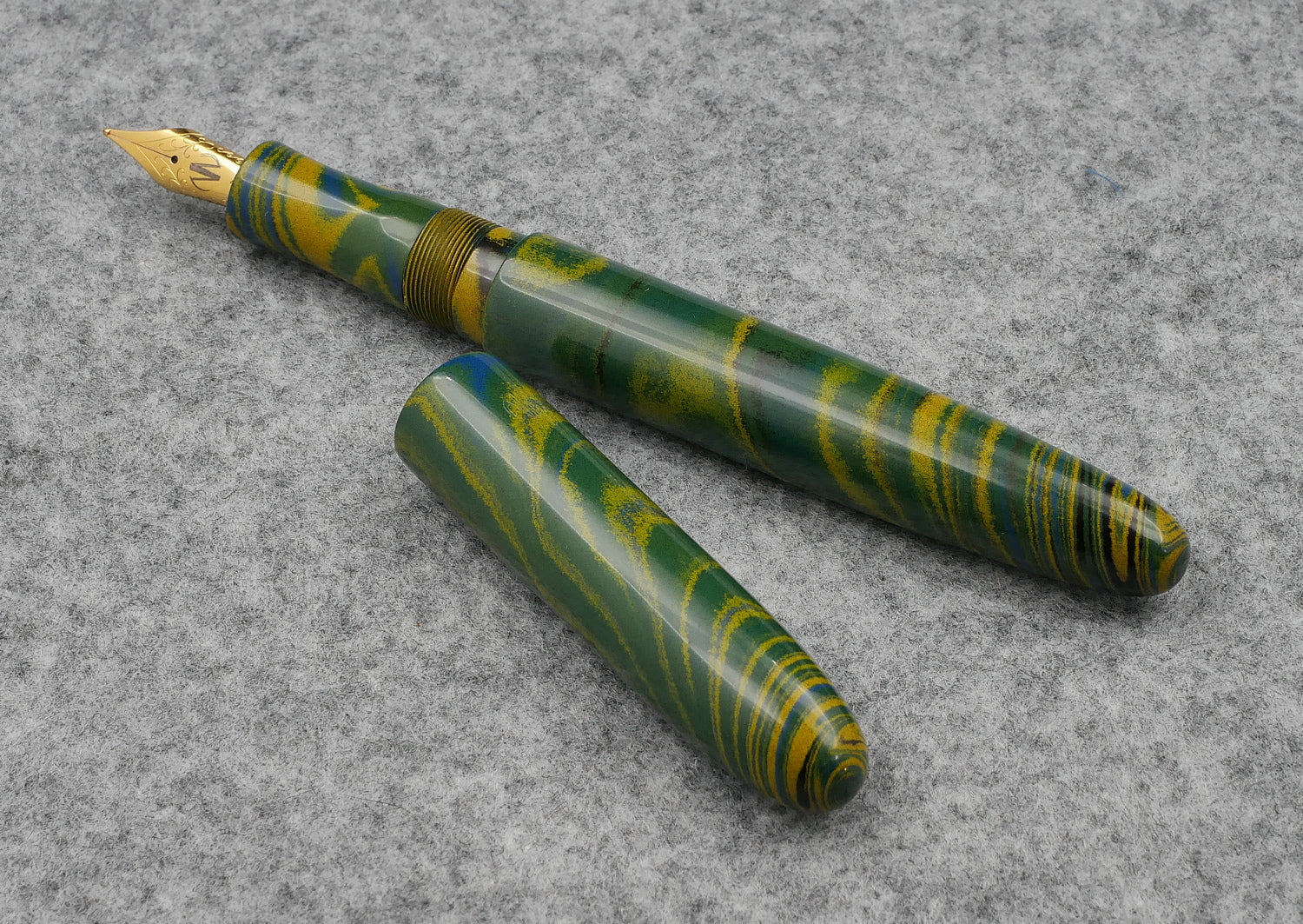 Majestic - Large - Nikko Tropical ebonite - Jowo #6 nib