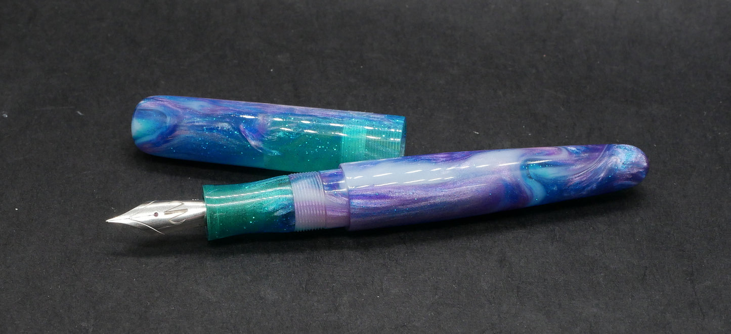 Majestic - Medium - D Squared Glacial Teal Borealis resin ONE- #6 nib