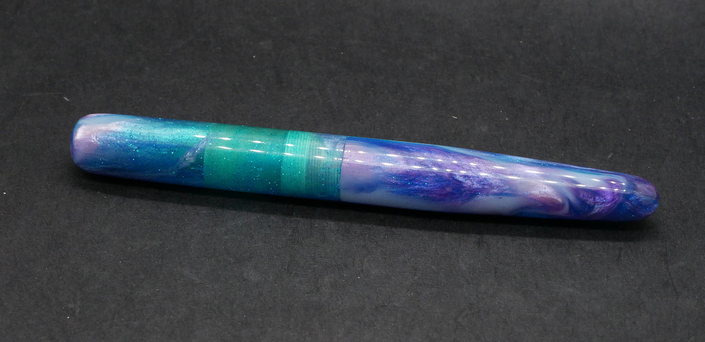 Majestic - Medium - D Squared Glacial Teal Borealis resin ONE- #6 nib