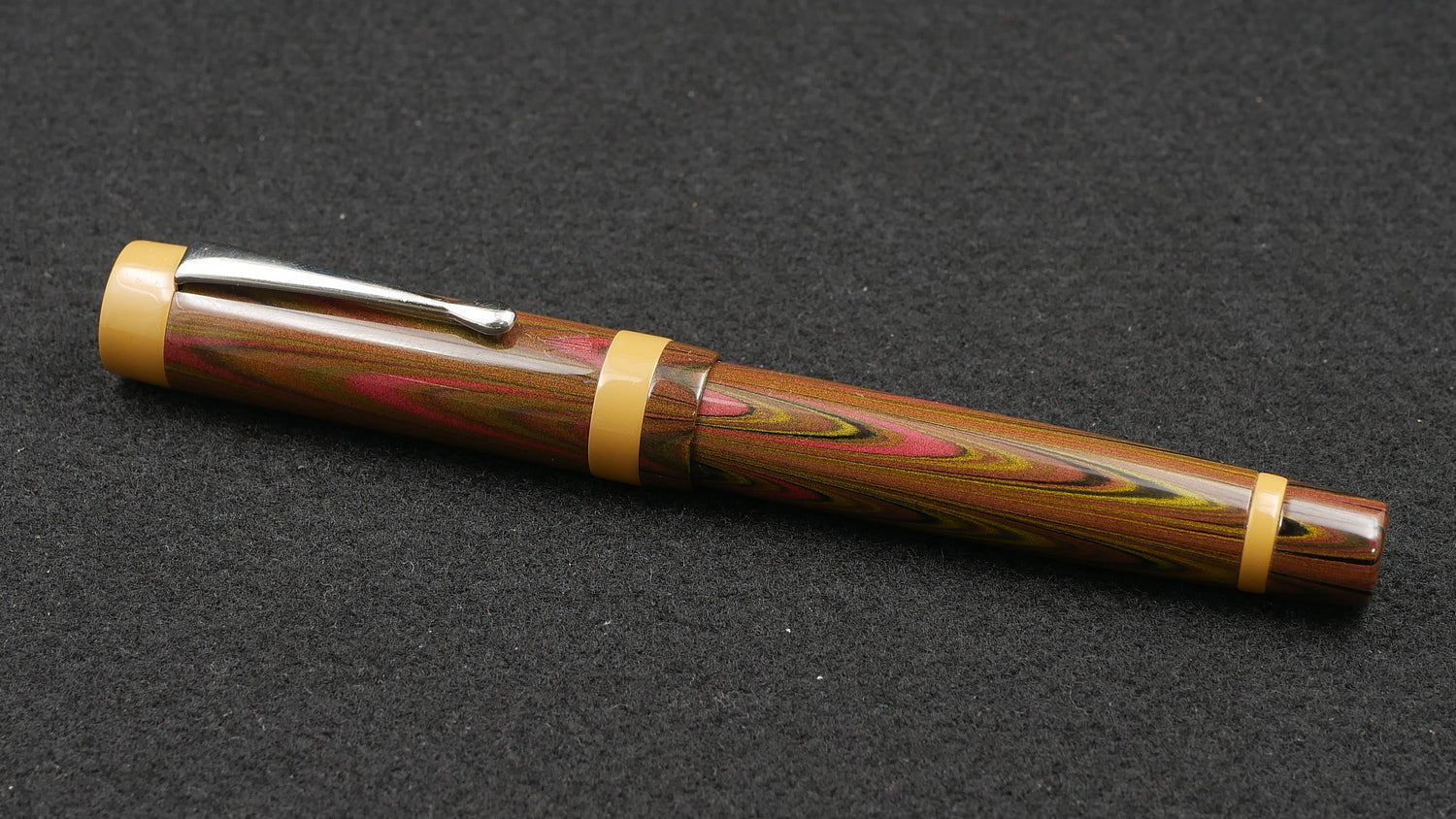 Orville - Medium - Nikko Autumn and SEM honey ebonite - clip - Jowo #6 nib