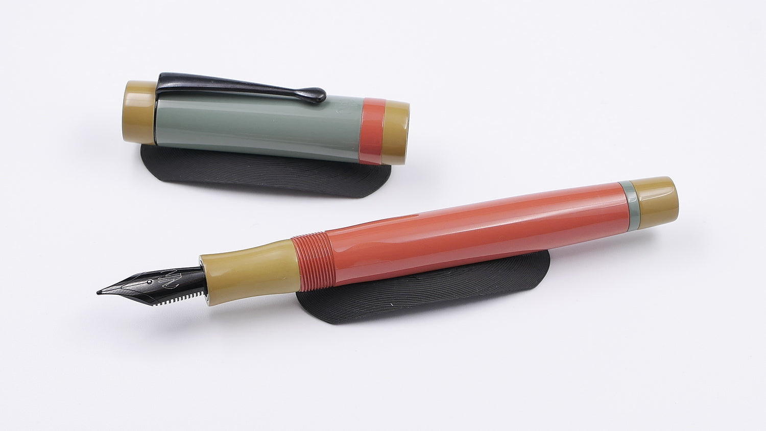 Orville - Small -  SEM Reed Green, Yellow, and Orange ebonites, clip, Jowo #6 nib