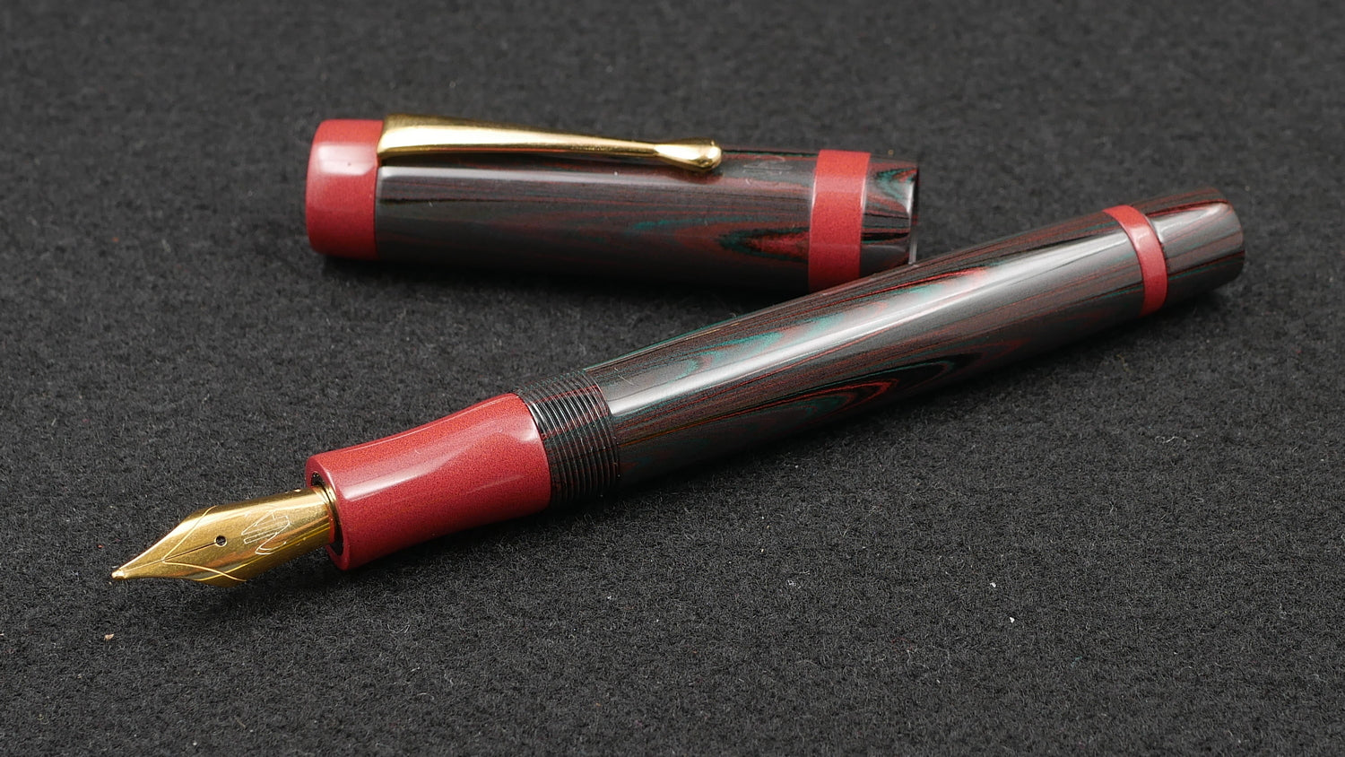 Orville - Medium - Nikko Holiday & Red ebonite - clip - Jowo #6 nib