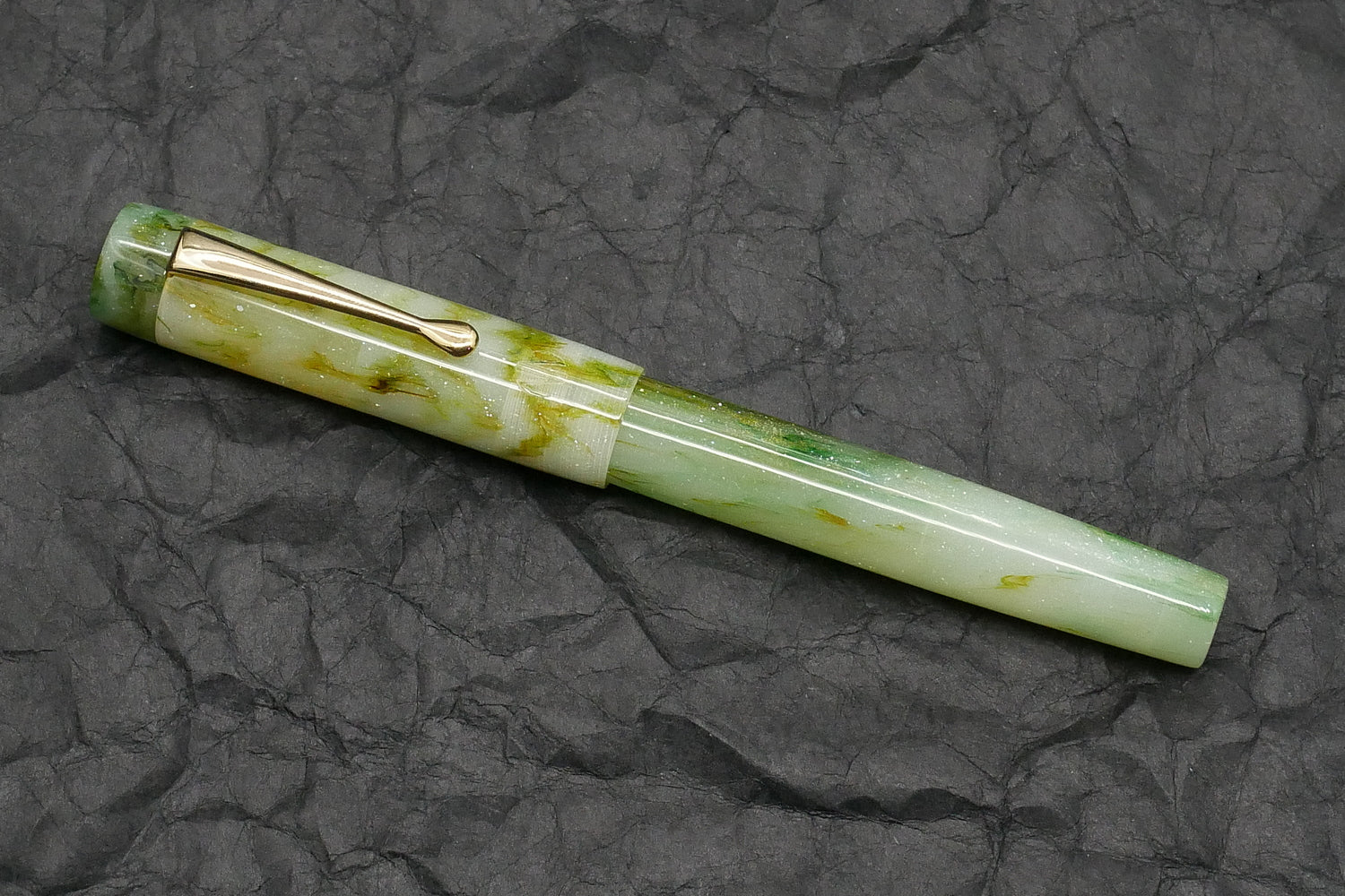 Orville - Medium – Eel & Anchor Vintage Green resin - 1 - clip - #6 nib