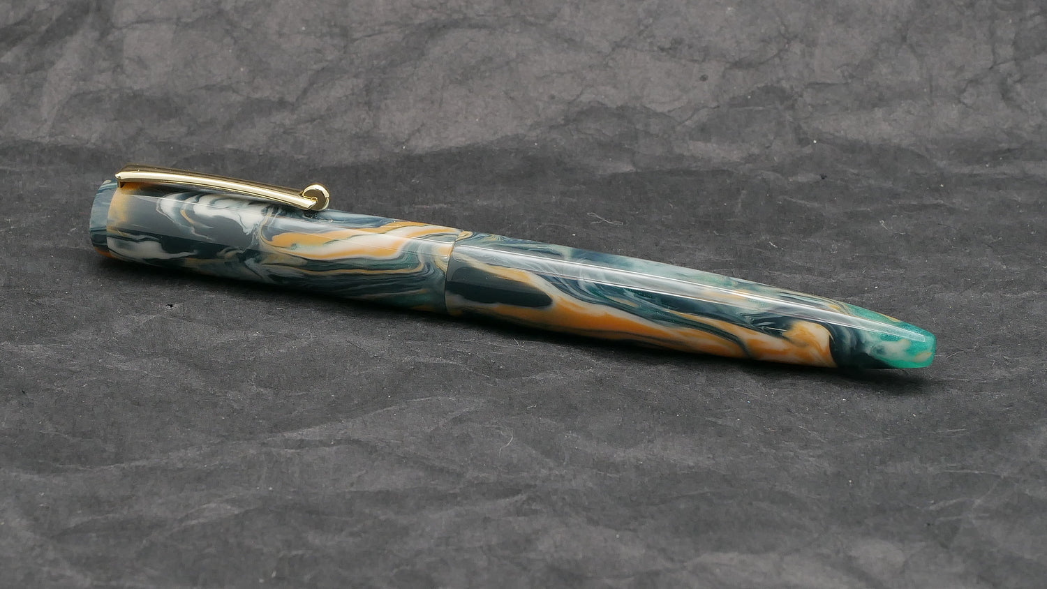 Preston fountain pen - slim  - Corrl Skull Bluff resin - clip - Jowo #6 nib