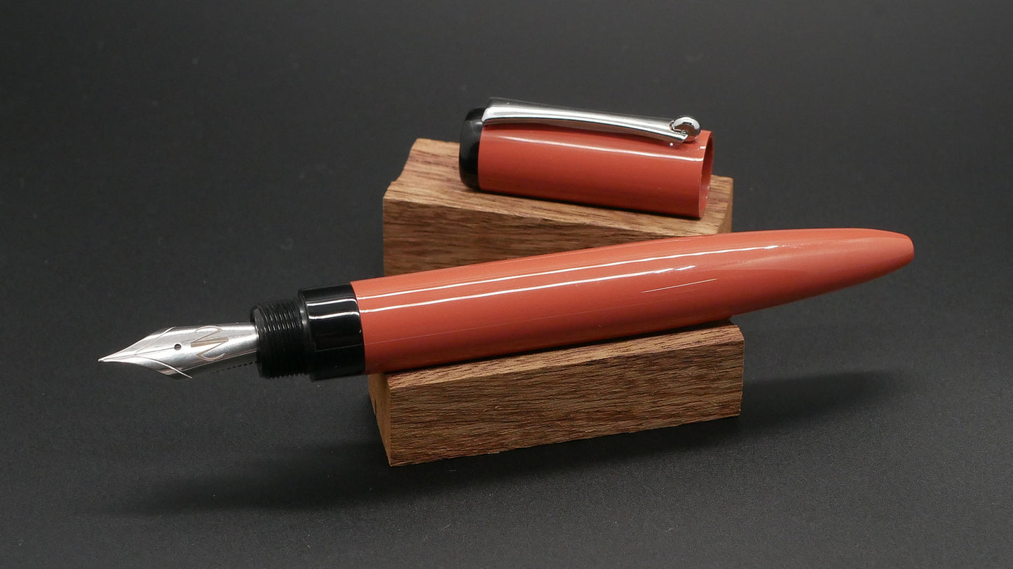 Preston fountain pen - slim - Long - Solid orange and black ebonite - clip - Jowo #6 nib