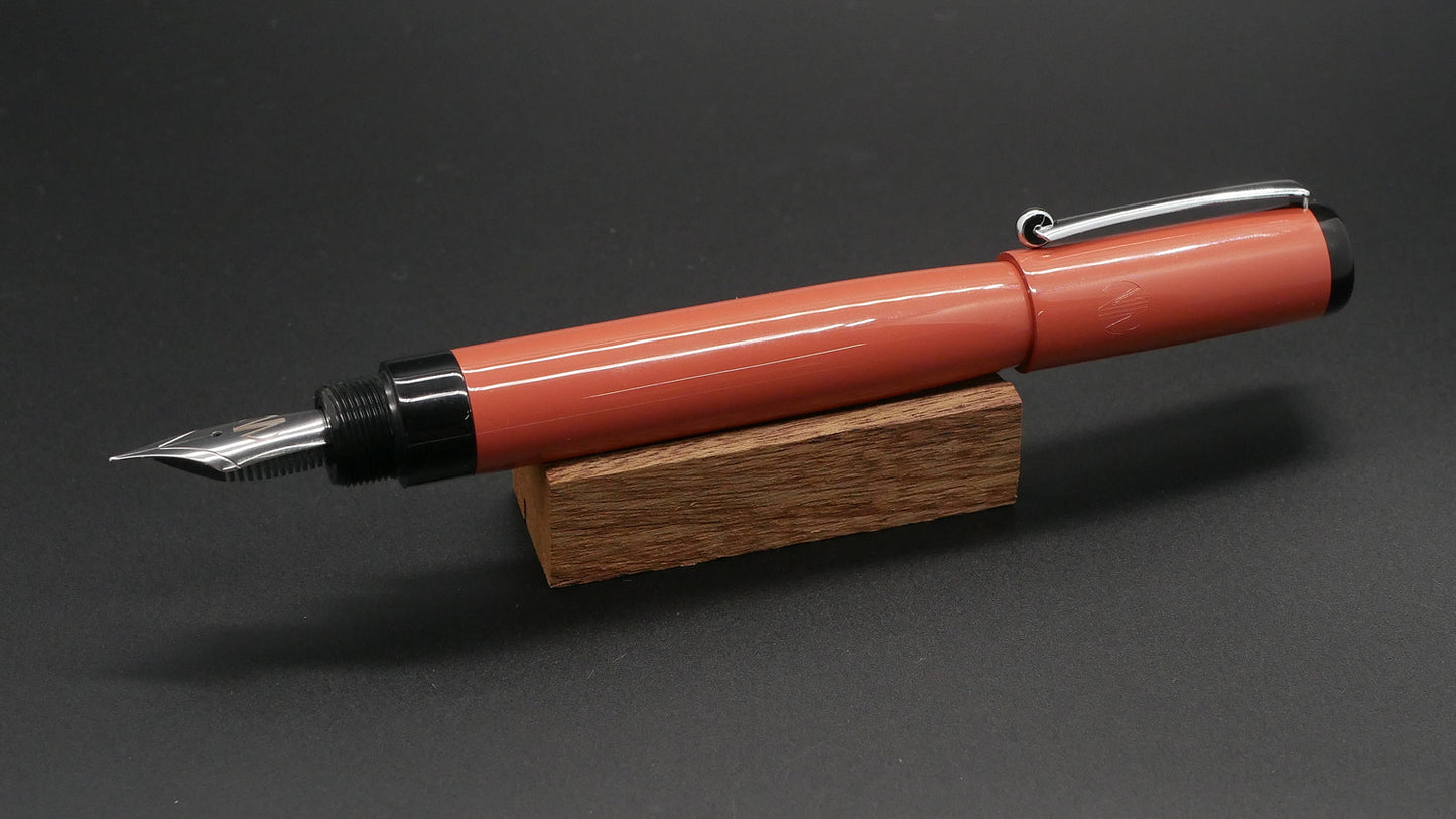 Preston fountain pen - slim - Long - Solid orange and black ebonite - clip - Jowo #6 nib