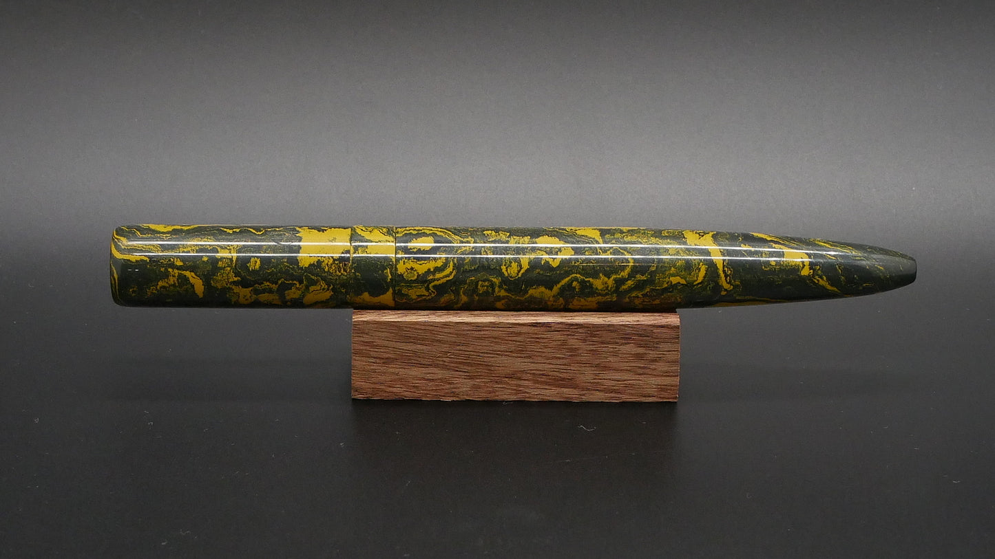 Preston fountain pen - slim - Long - Yellow & black ebonite - Jowo #6 nib