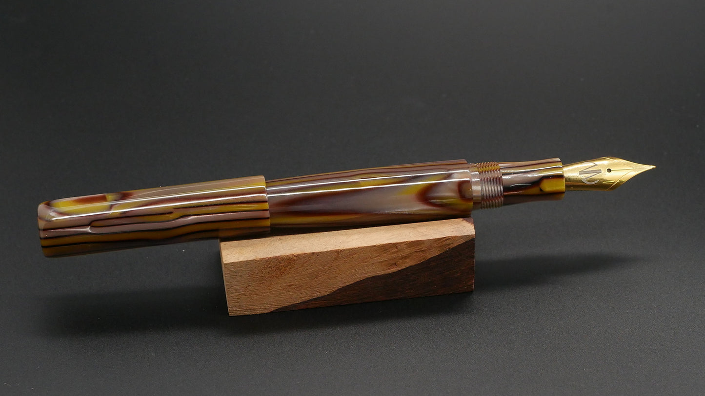 Preston fountain pen - slim - Mid - Wavy Maple cellulose acetate - Jowo #6 nib - Short carts only