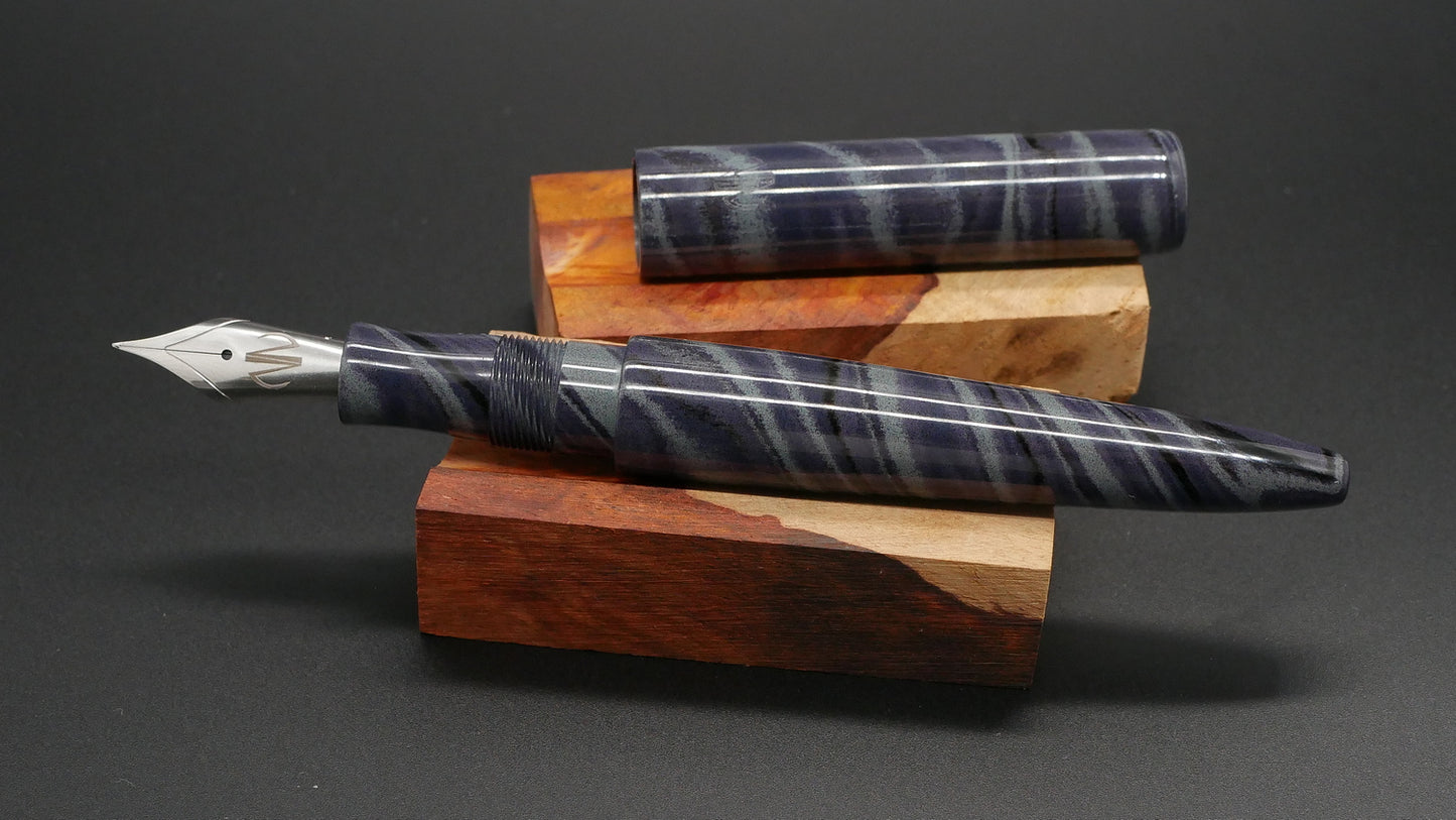 Preston fountain pen - slim - Mid - Purple and gray swirl ebonite - Jowo #6 nib