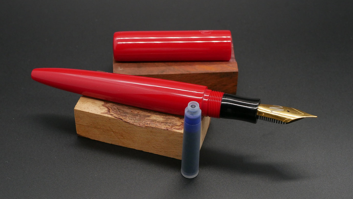 Preston fountain pen - slim - Mid - solid Red and Black acrylic - Jowo #6 nib - Short carts only