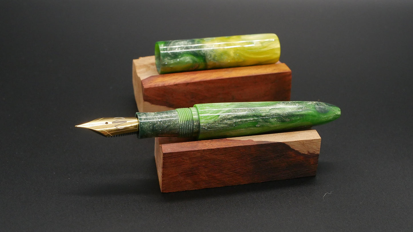 Preston fountain pen - slim - Shorty - Betwixt Between Daffodils in Snow resin - Jowo #6 nib