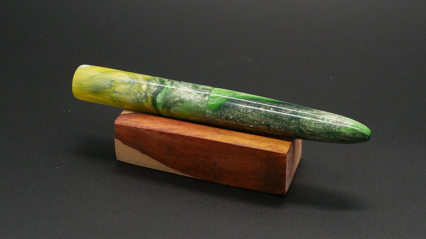 Preston fountain pen - slim - Shorty - Betwixt Between Daffodils in Snow resin - Jowo #6 nib
