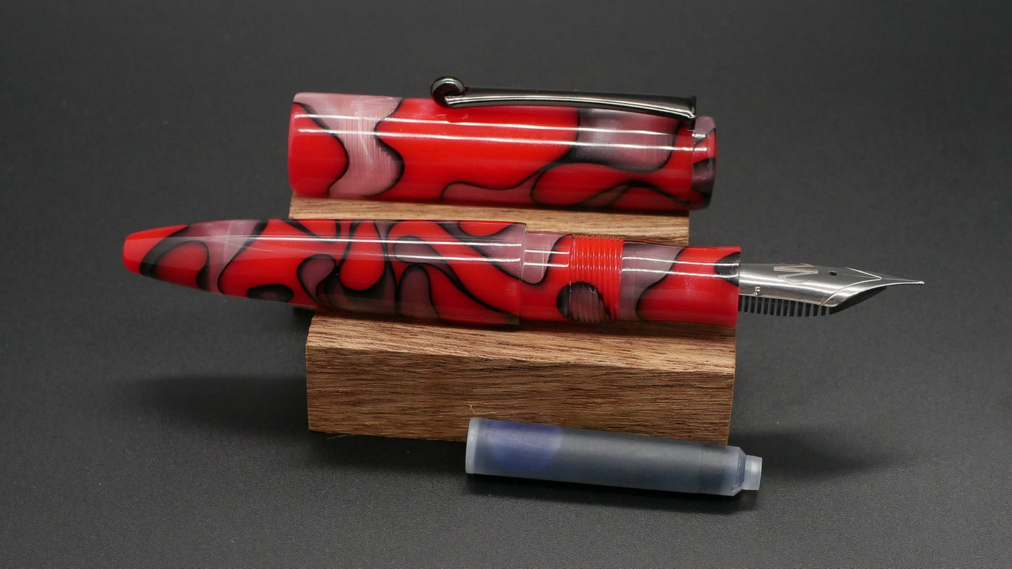 Preston fountain pen - slim - Shorty - Red swirls acrylic - clip - Jowo #6 nib