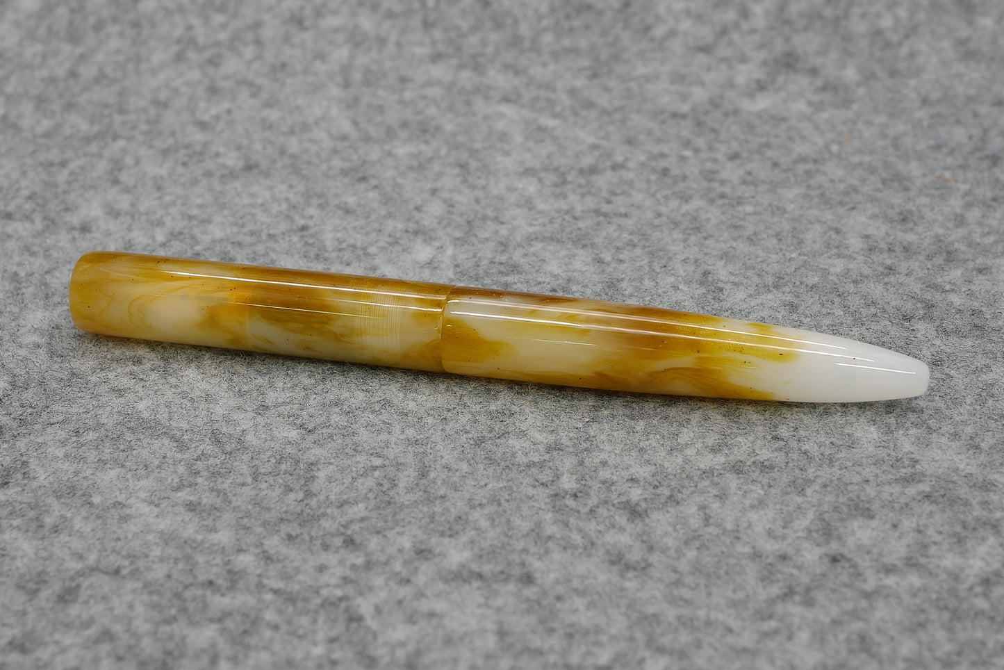 Preston fountain pen - slim - D Squared Arts Alabaster resin - Jowo #6 nib