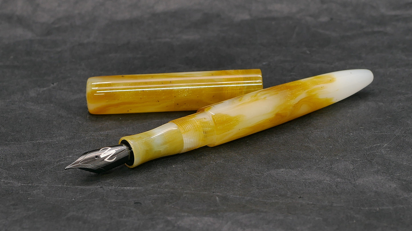 Preston fountain pen - slim - D Squared Arts Alabaster resin - Jowo #6 nib