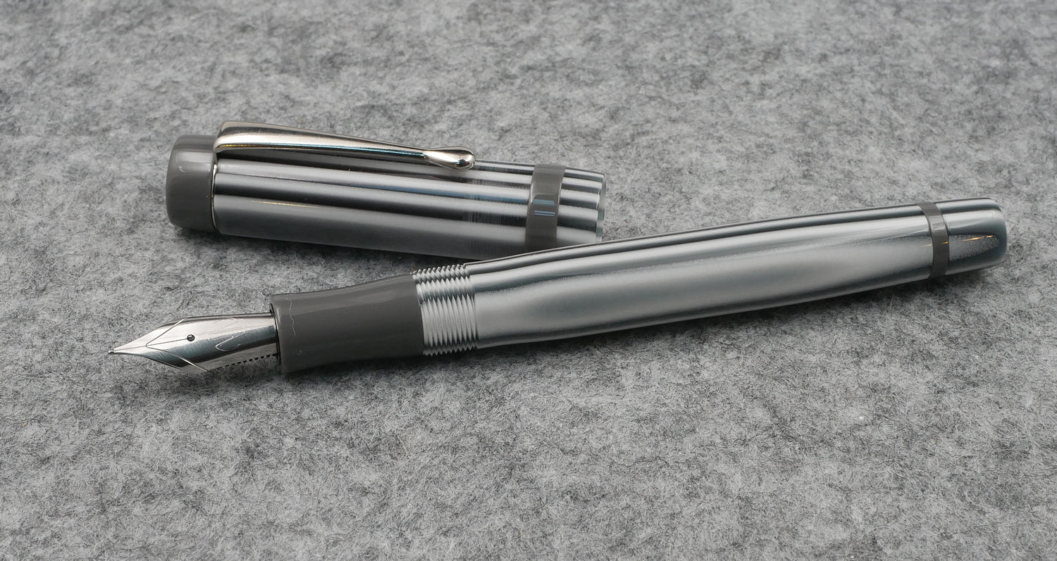 Orville - Pinstripe acrylics - clip - Jowo #6 nib