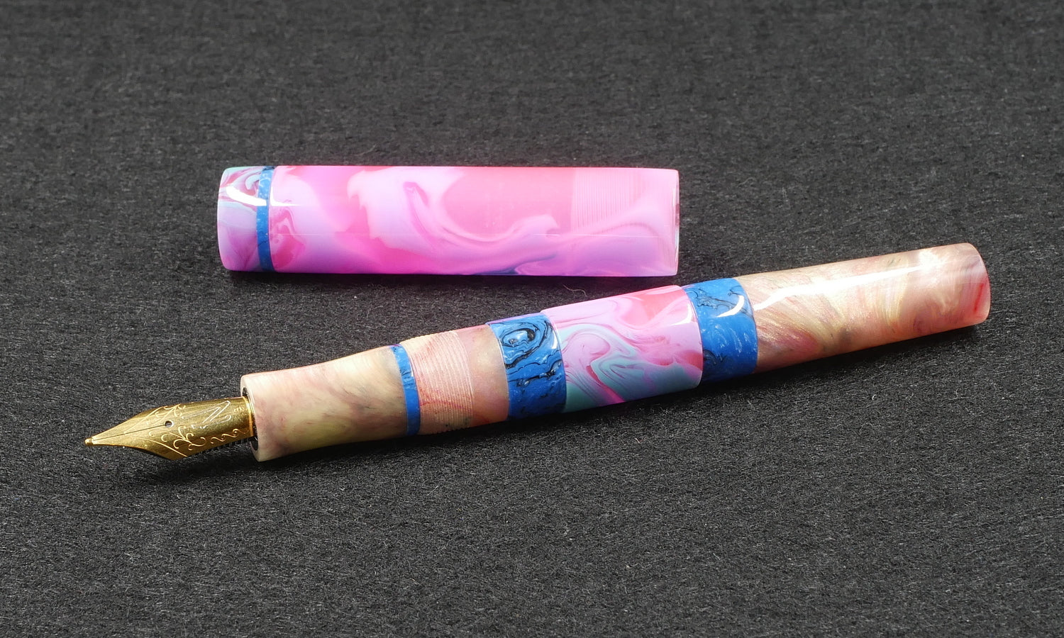 Thompson Orville - Medium - Hot Pinks Material mix resin - optional clip - #6 nib