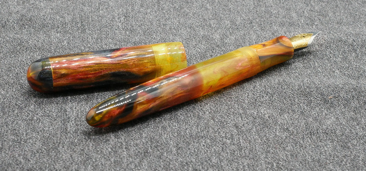 Sumpter - Medium - CORRL/Dupras Adirondack Autumn (prototype color?) resin - clip - #6 nib
