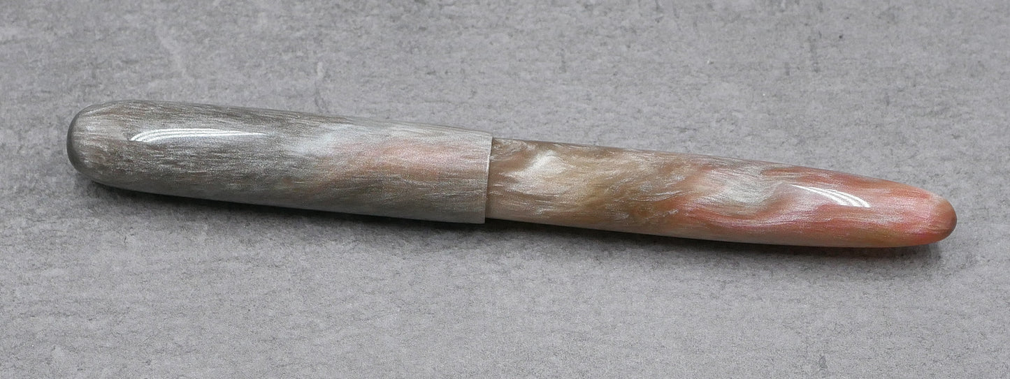 Sumpter - Medium - D Squared Sushi Pearl resin - #6 nib