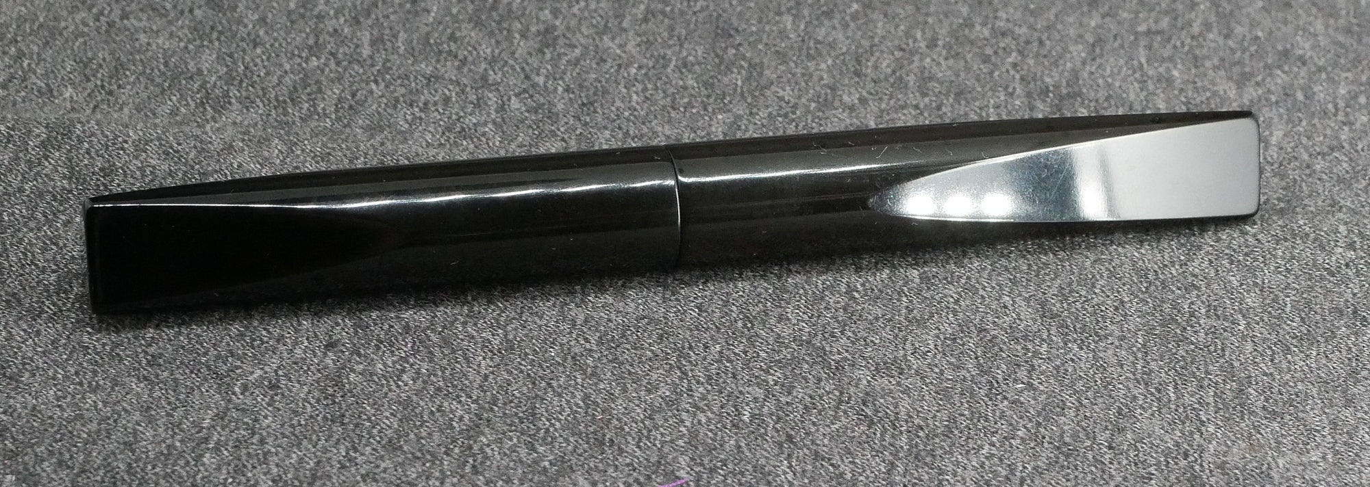 Prospector - Medium –  Black ebonite w/ spots - #6 nib