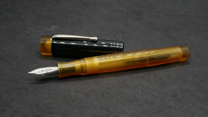 Orville - medium - Ultem - clip - Jowo #6 nib