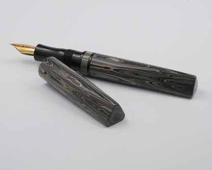 Prospector - Medium - SEM Sand ripple and black ebonite- Jowo #6 nib