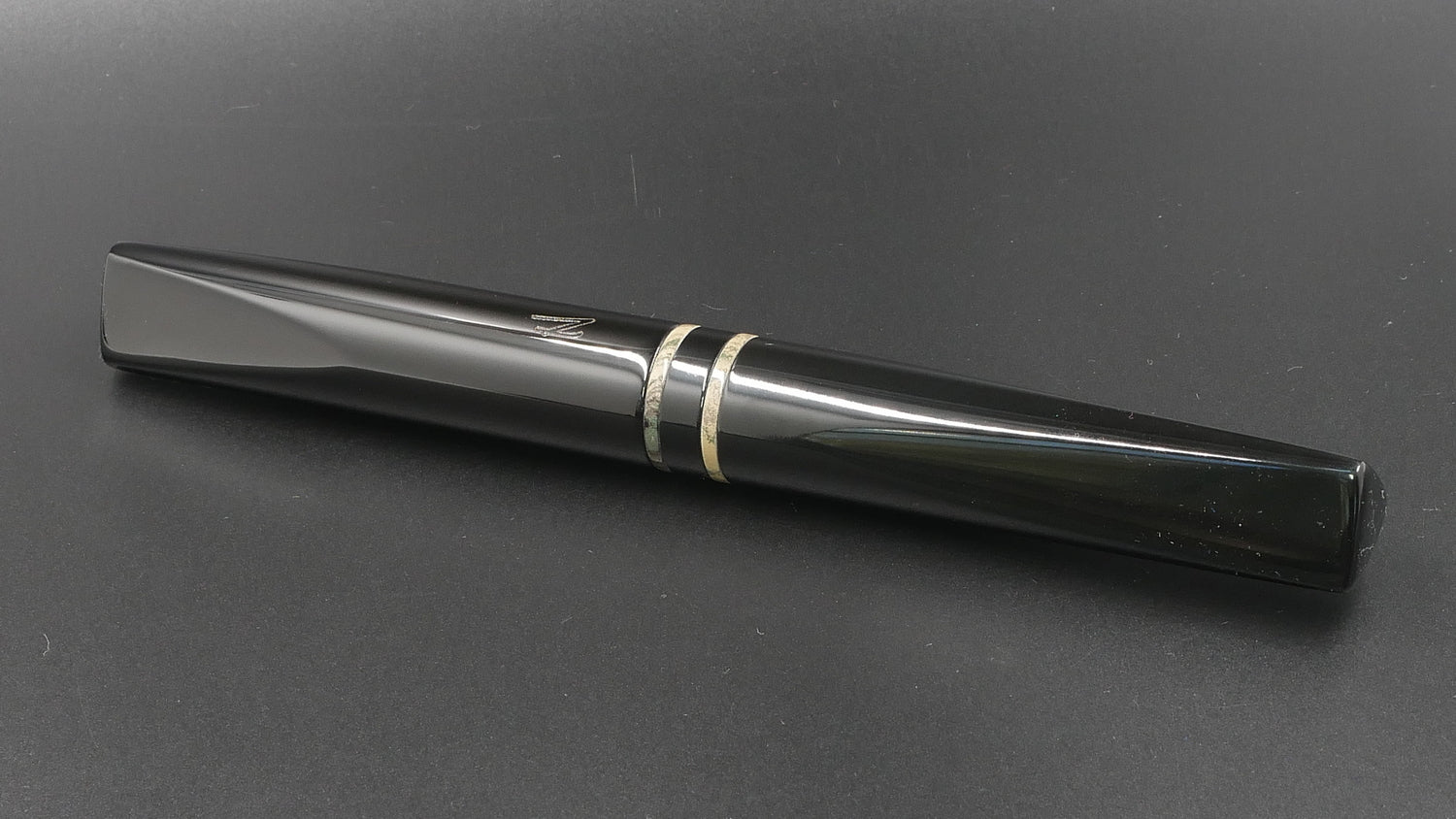 Prospector - Medium - SEM Jungle and Solid black ebonite - Jowo #6 nib