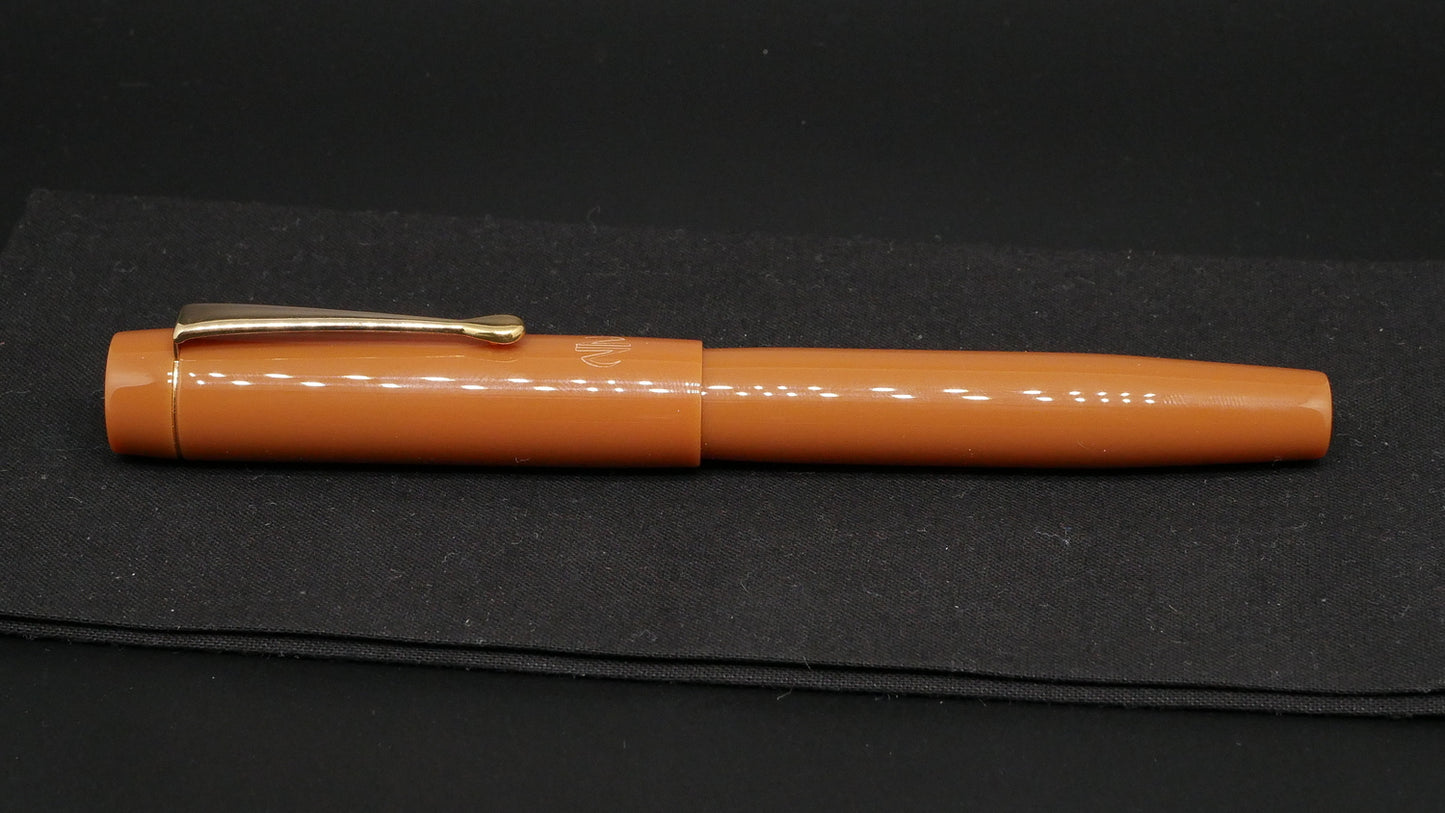 Orville - Small - Vintage Beige acrylic - clip - #6 nib