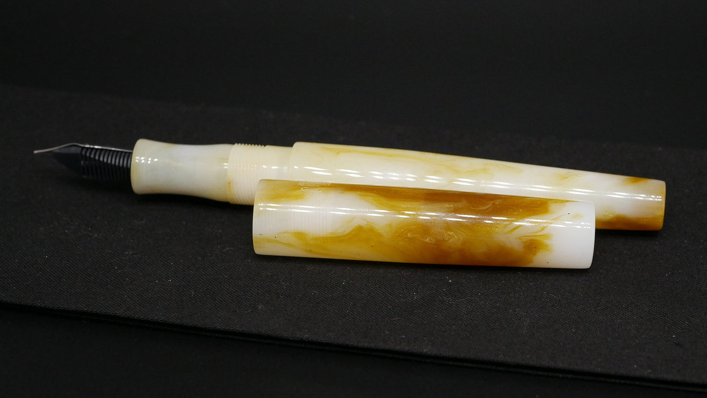 Townsend - Small – D Squared Alabaster - #6 nib