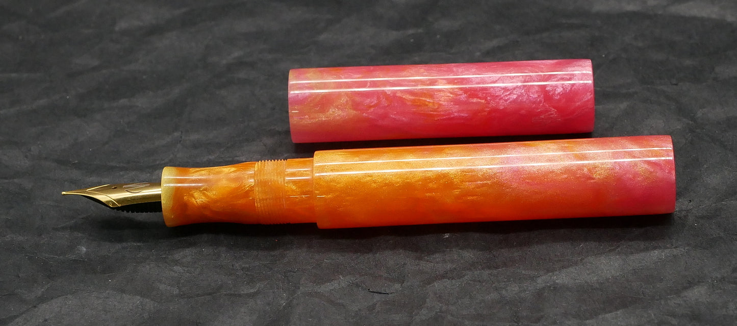 Shinobi - medium - D Squared Arkansas Sunset resin, hard matte facet - Jowo #6 nib