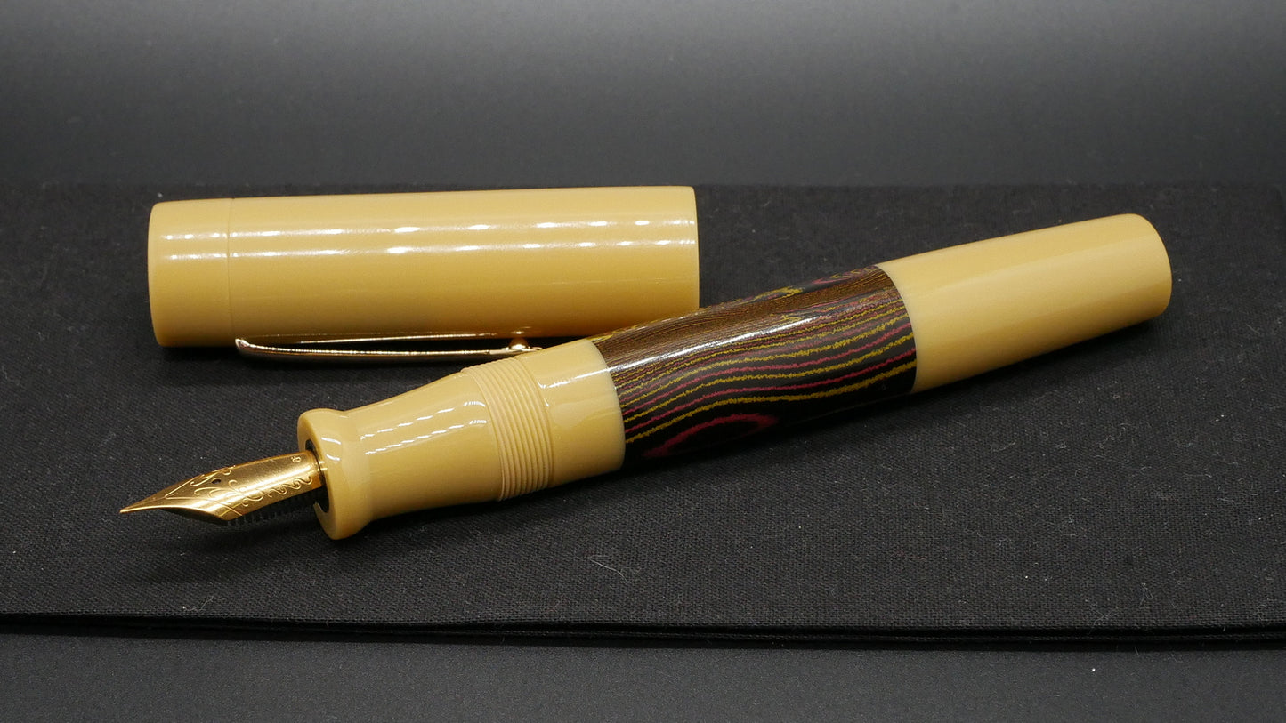 Orville - oversize - Beige and Autumn layers ebonite, doublet - clip - #6 nib