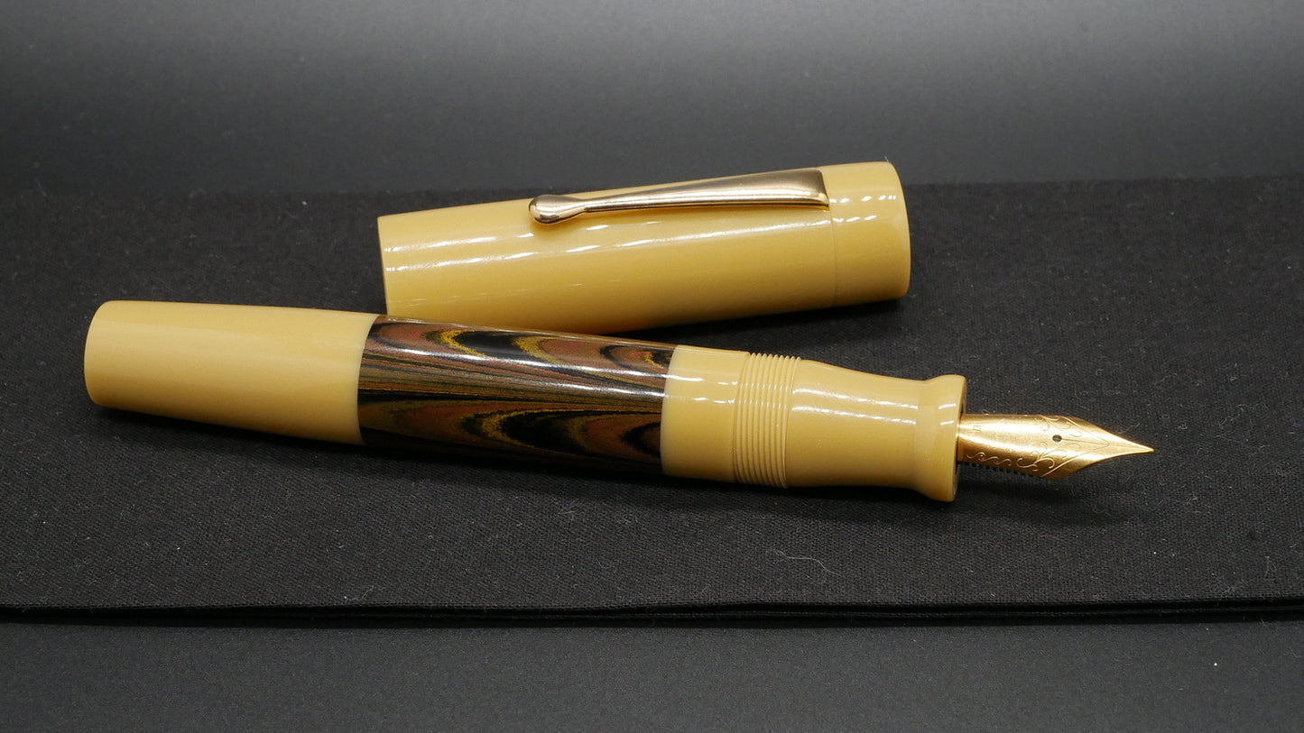 Orville - oversize - Beige and Autumn ripple ebonite, doublet - clip - #6 nib