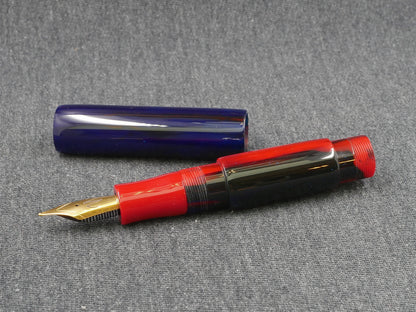 Como - Medium -  D Squared Red and Blue resin- Jowo #6 nib