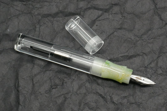 Hale - Oversize – Eel & Anchor Vintage green resin & clear acrylics - Jowo #6 nib