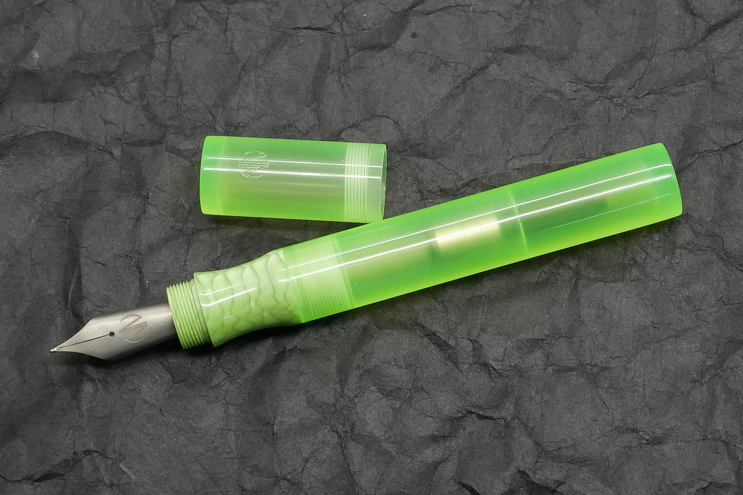 Hale - Oversize – Green scales & clear neon green resins - Bock #8 nib