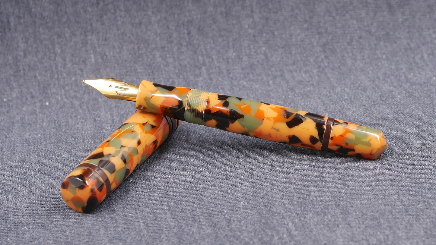 Knickerbocker - Medium - Arlecchino acrylic and Dark Chocolate ebonite - Jowo #6 nib
