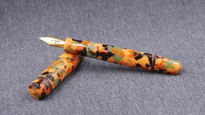 Knickerbocker - Medium - Arlecchino acrylic and Dark Chocolate ebonite - Jowo #6 nib