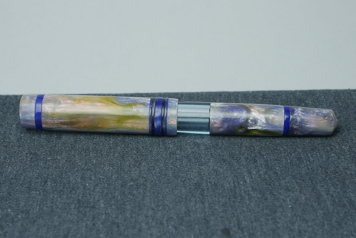 Knickerbocker - Medium - D2 Arkansas Abalone resin