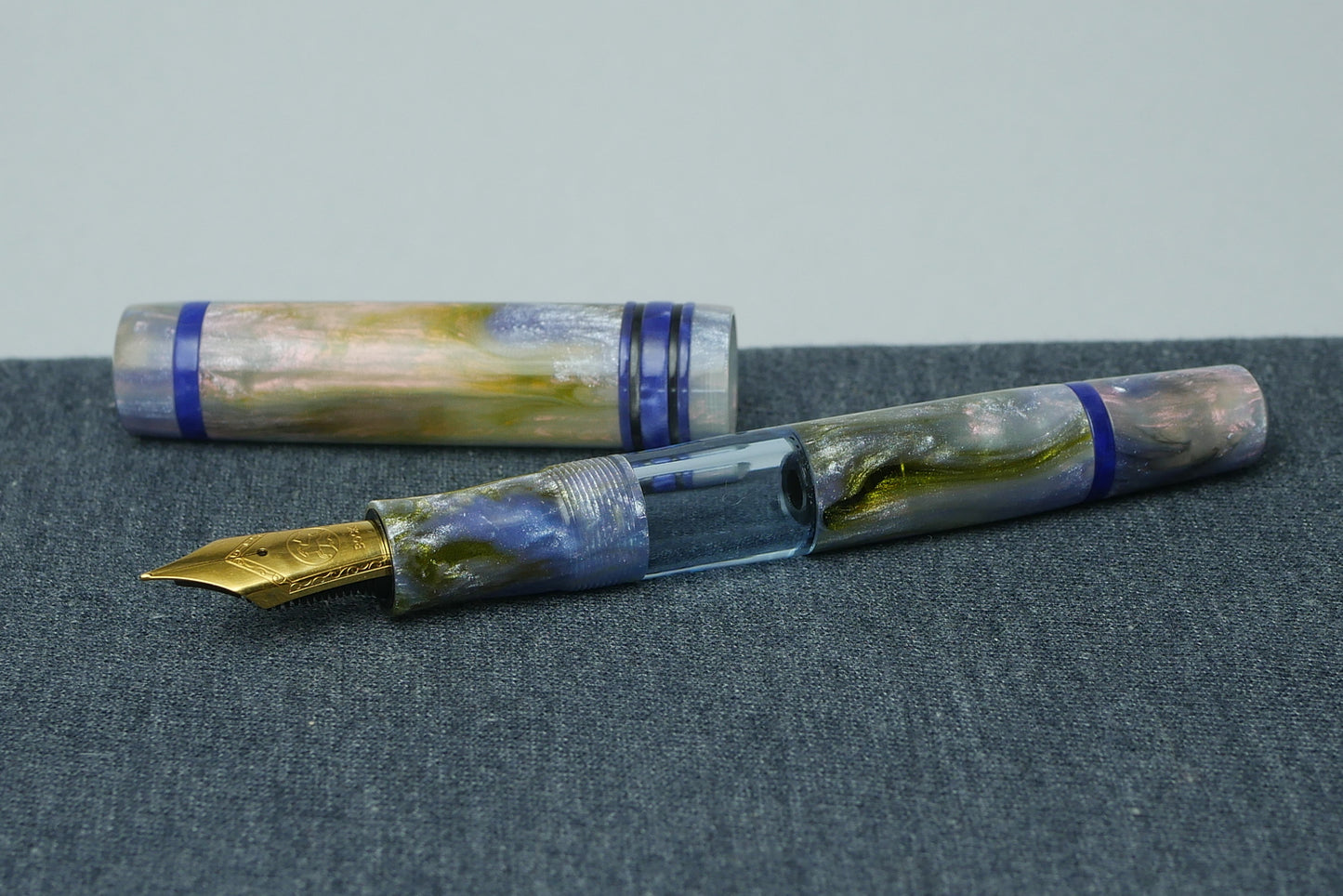 Knickerbocker - Medium - D2 Arkansas Abalone resin