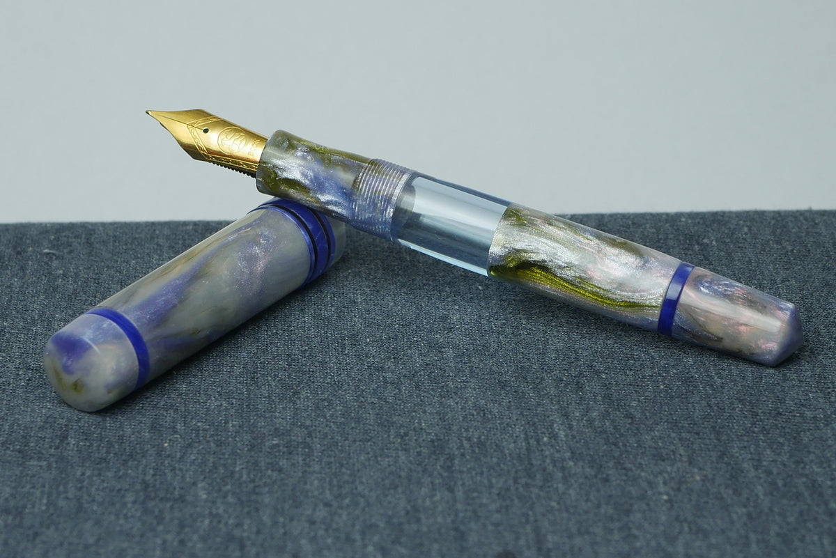 Knickerbocker - Medium - D2 Arkansas Abalone resin