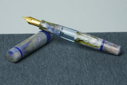 Knickerbocker - Medium - D2 Arkansas Abalone resin
