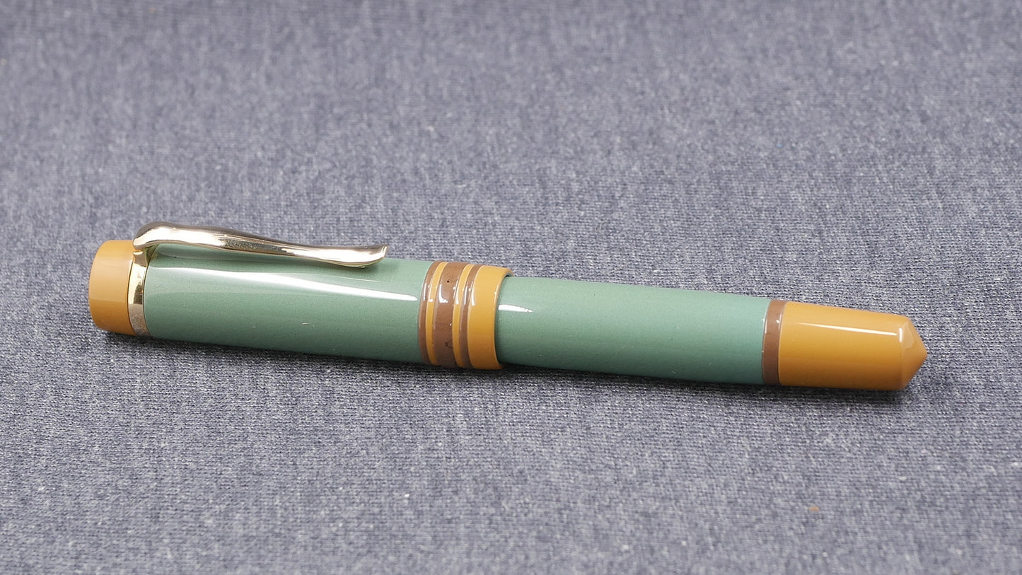 Knickerbocker - Medium - SEM Honey, Reed Green, Nougat ebonite - #6 nib