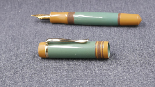 Knickerbocker - Medium - SEM Honey, Reed Green, Nougat ebonite - #6 nib