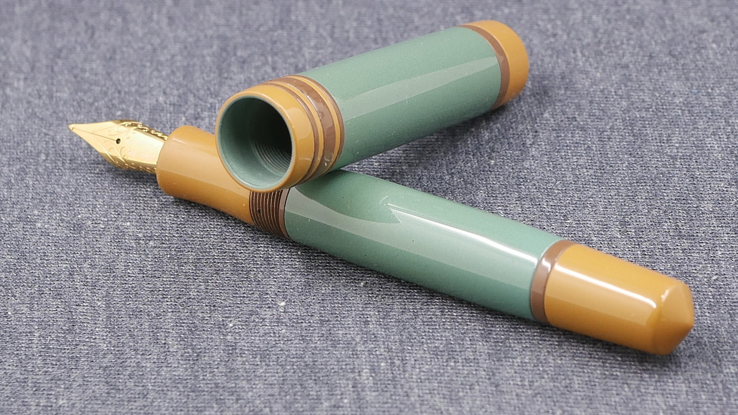 Knickerbocker - Medium - SEM Honey, Reed Green, Nougat ebonite - #6 nib