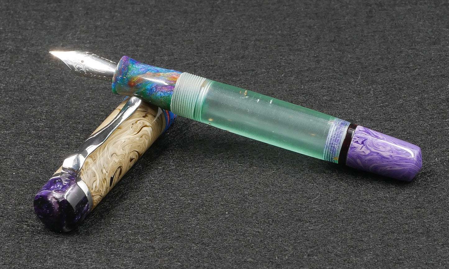 Knickerbocker - Medium - Hot Mess of Materials resin - cast clip - #6 nib