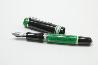 Knickerbocker - Medium - 1 - Sheaffer Jade ceblox, Ivory celluloid, Black ebonite